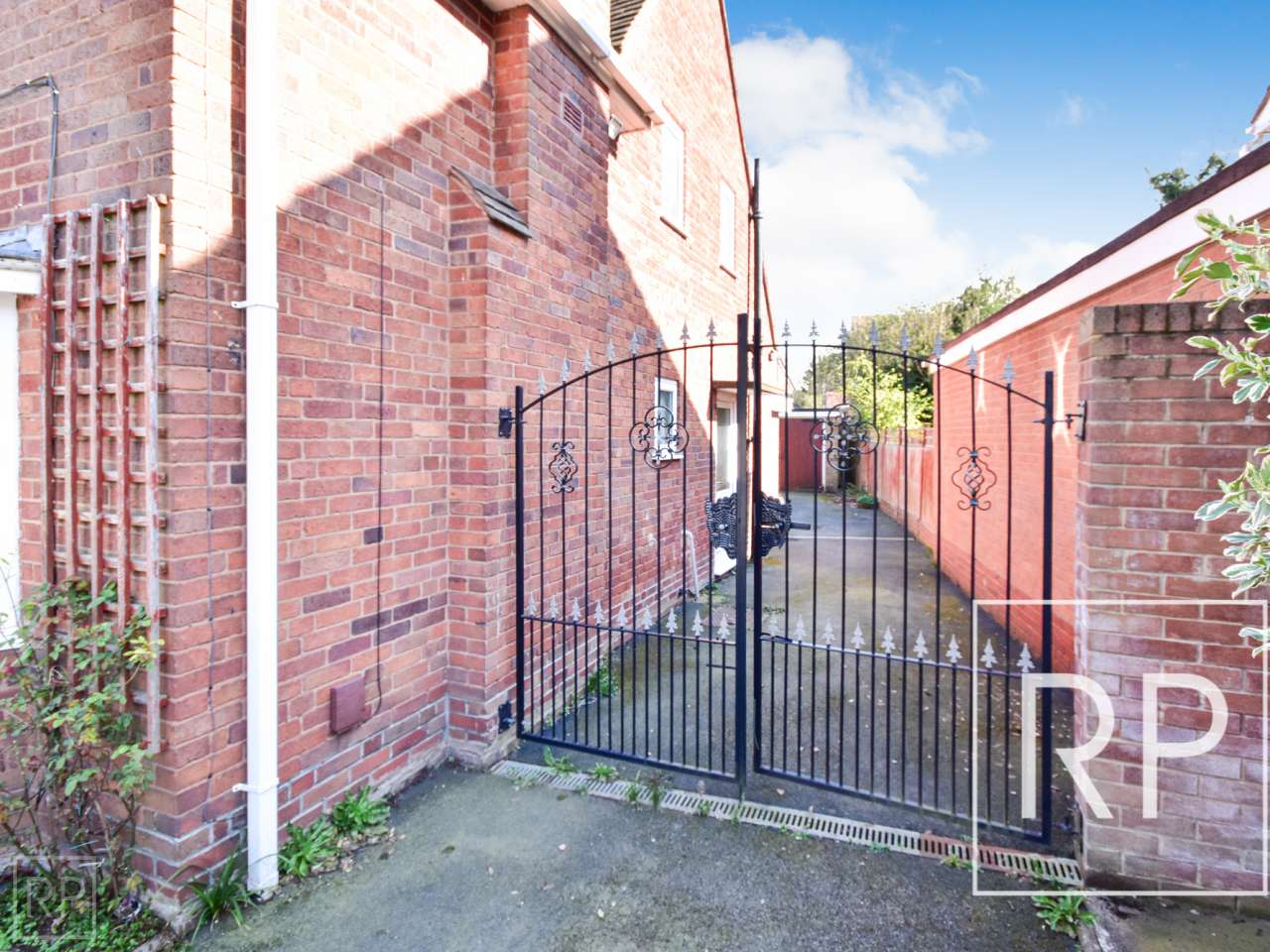 2 Aldersley Road, Wolverhampton WV6 9LT