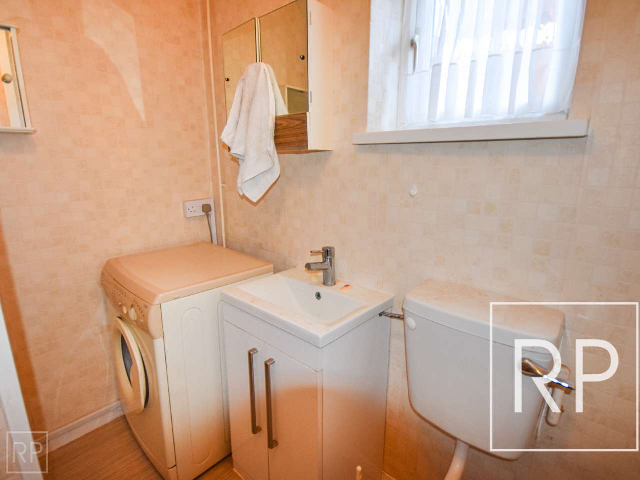 2 Aldersley Road, Wolverhampton WV6 9LT