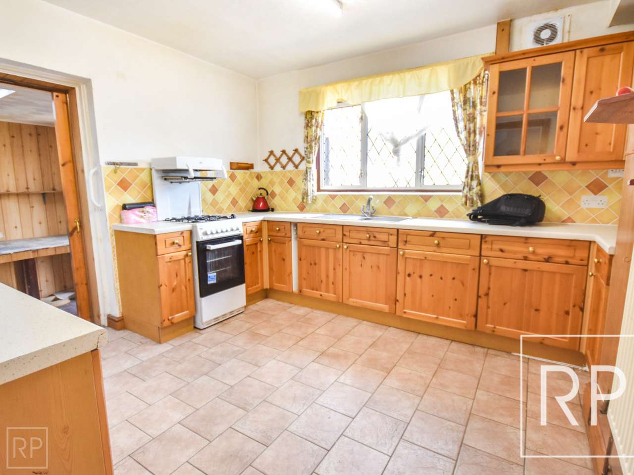 254 Castlecroft Road, Wolverhampton WV3 8ND