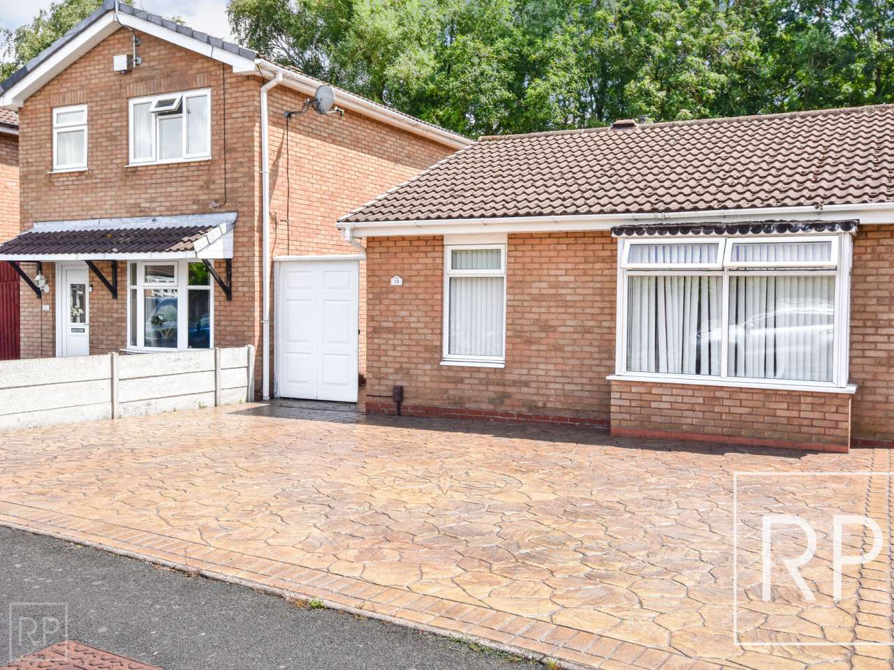28 Shoreham Close, Willenhall WV13 3QG
