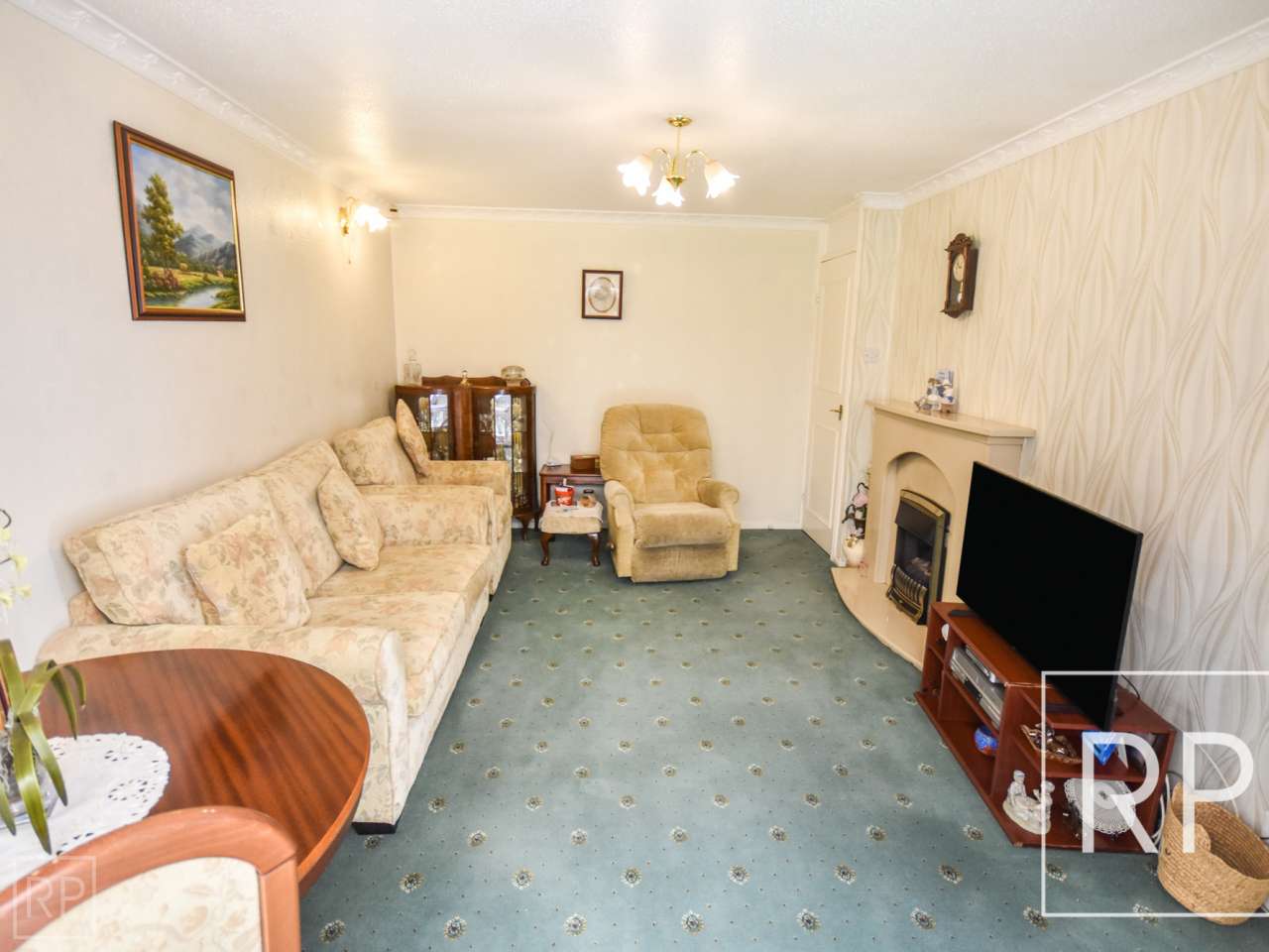 28 Shoreham Close, Willenhall WV13 3QG