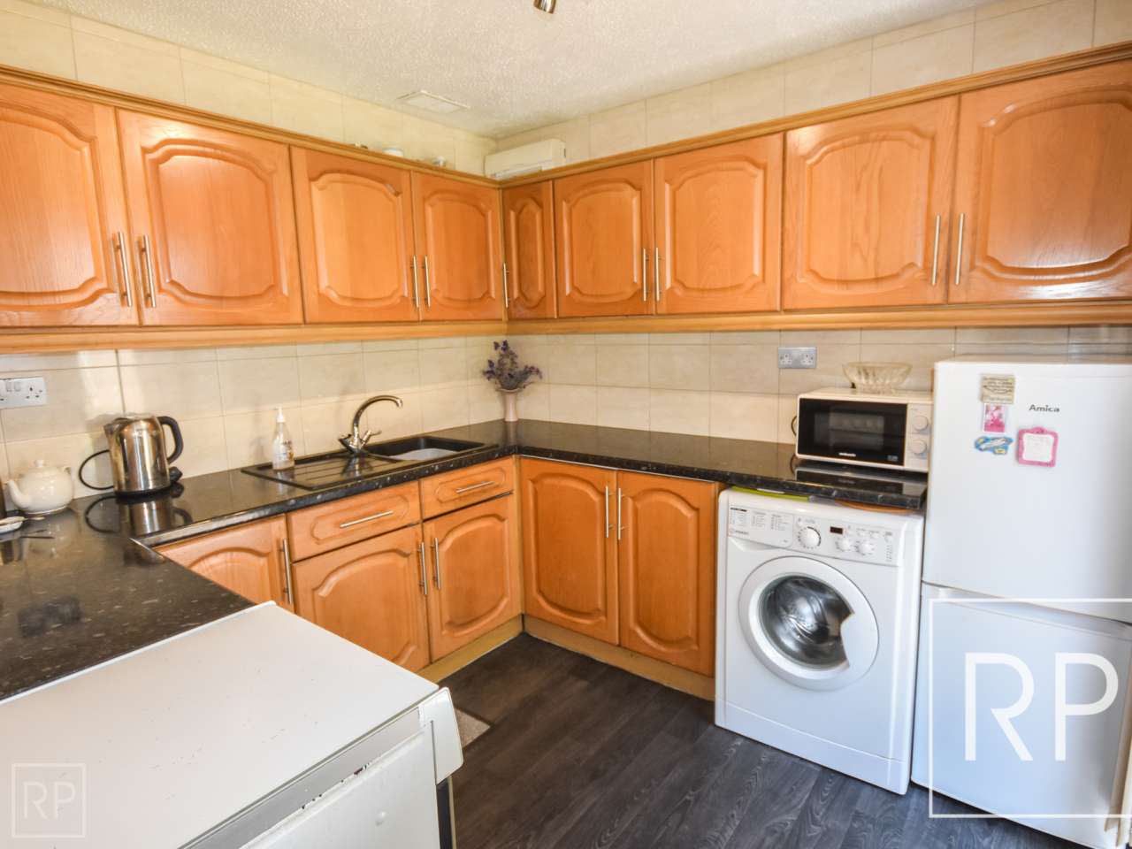 28 Shoreham Close, Willenhall WV13 3QG