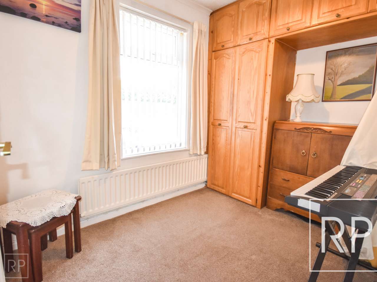 28 Shoreham Close, Willenhall WV13 3QG