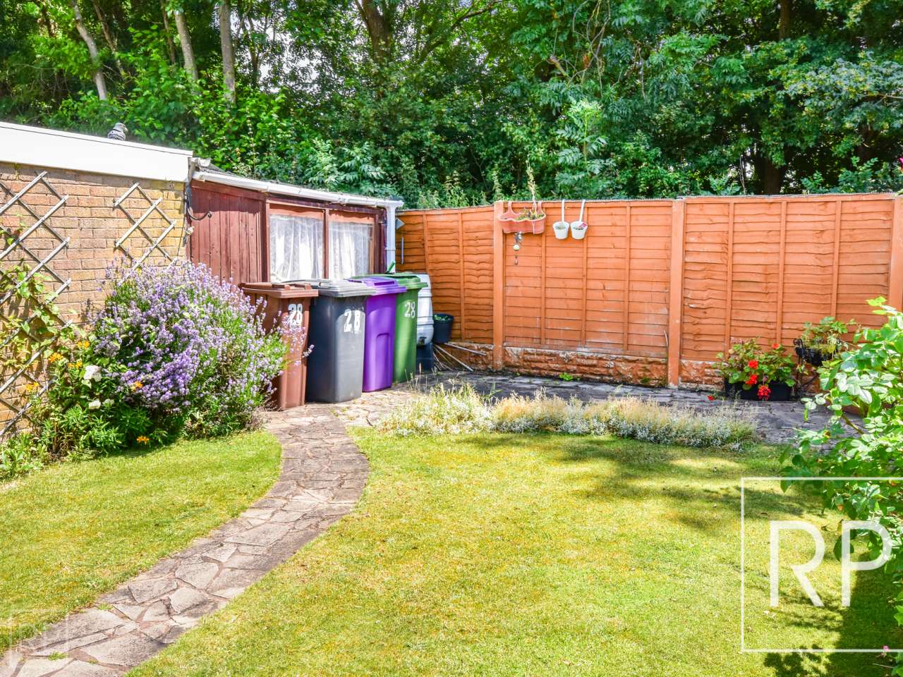 28 Shoreham Close, Willenhall WV13 3QG