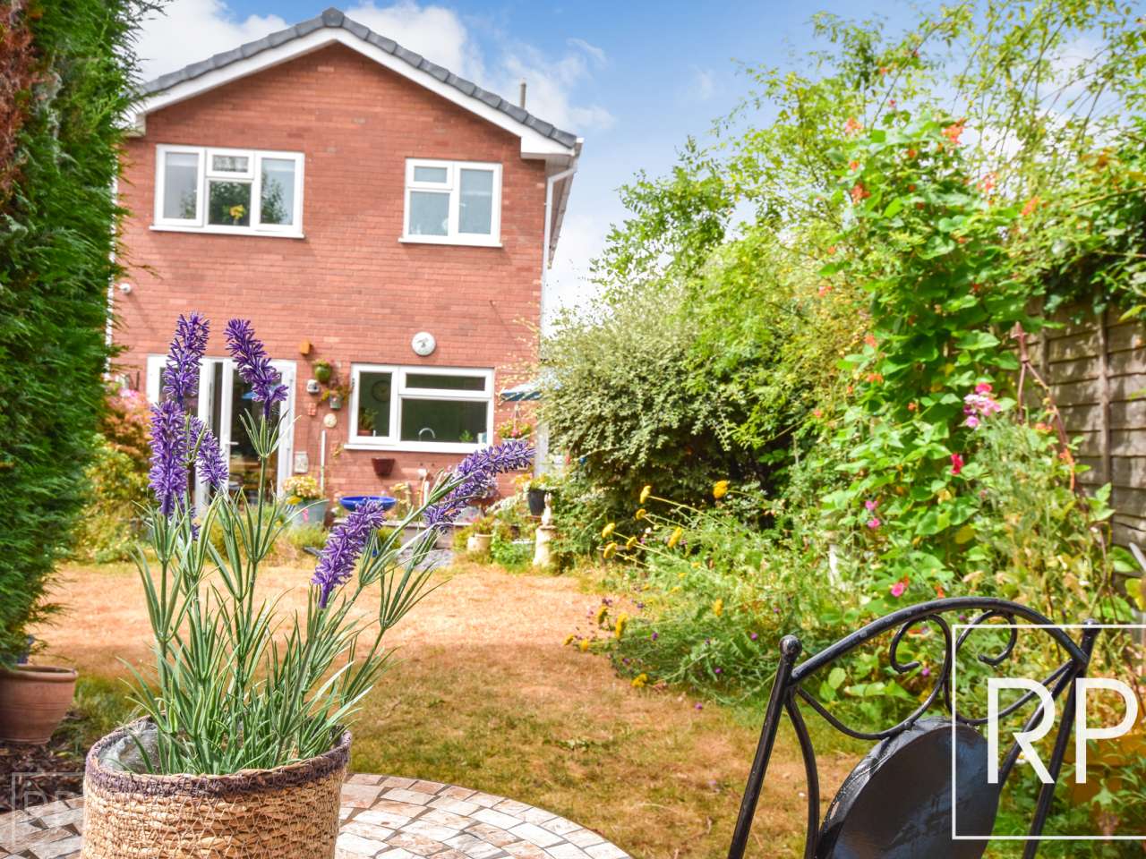 43 Alderton Drive, Wolverhampton WV3 7JX
