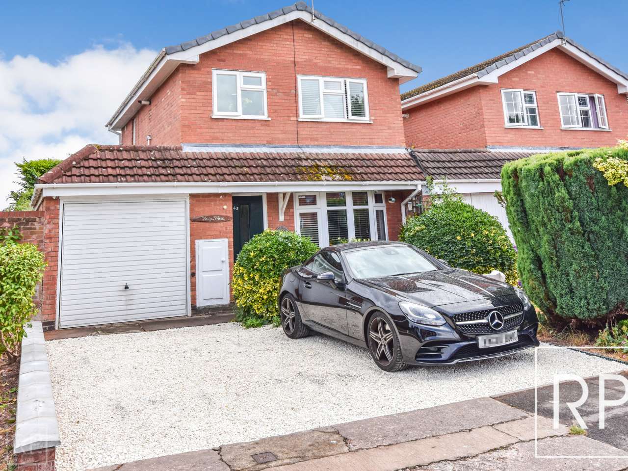 43 Alderton Drive, Wolverhampton WV3 7JX
