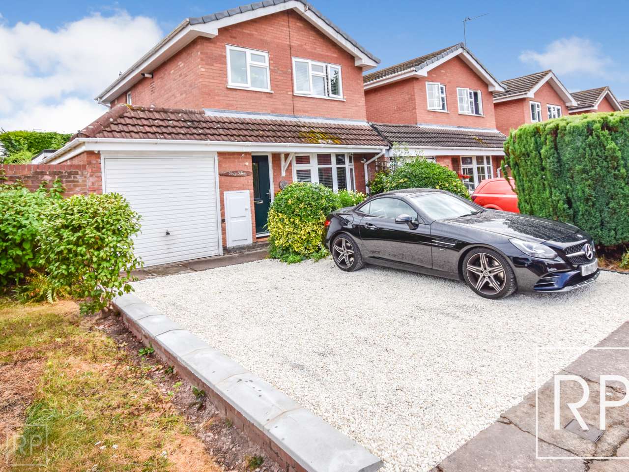 43 Alderton Drive, Wolverhampton WV3 7JX