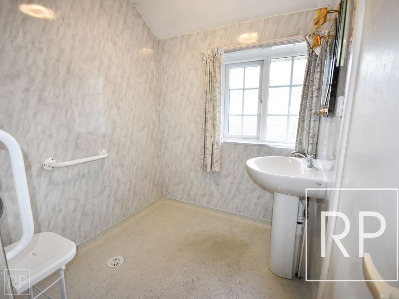 5 Elm Avenue, Bilston WV14 6AS