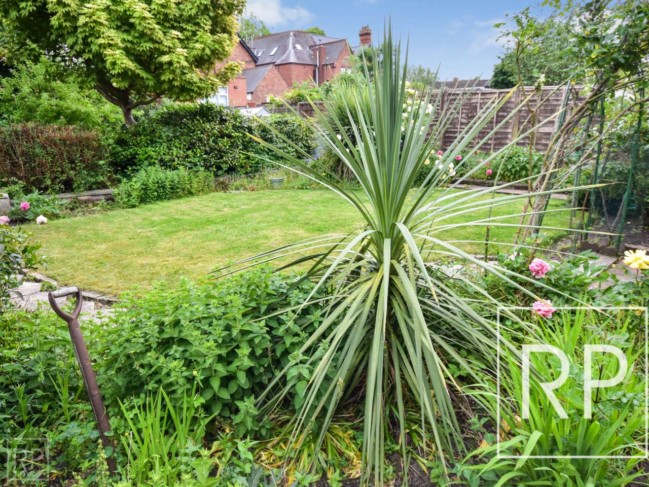 5 Elm Avenue, Bilston WV14 6AS