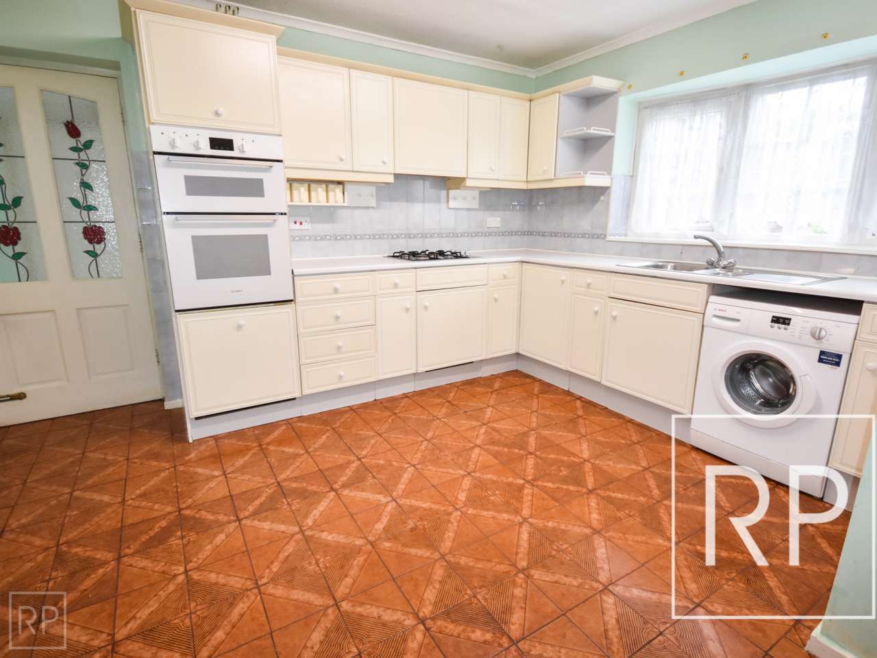 5 Elm Avenue, Bilston WV14 6AS