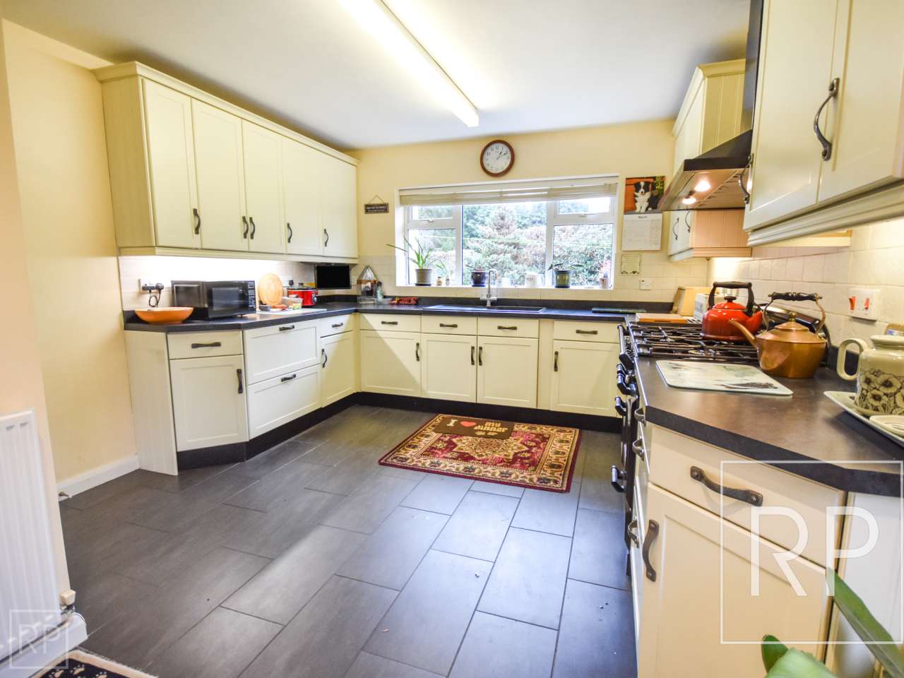 5 Finchfield Hill, Wolverhampton WV3 9DQ